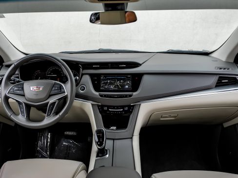 Used 2018 Cadillac XT5 Premium Luxury w/ Driver Assist Package image 15