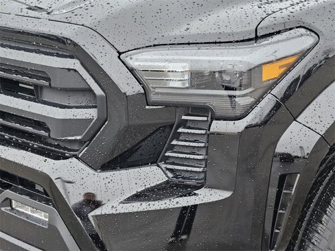 New 2025 Toyota Tacoma SR5 w/ Blackout Package (GST) image 6