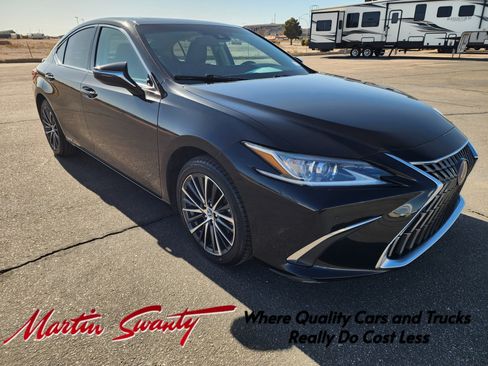 Used 2022 Lexus ES 300h w/ Premium Package image 1