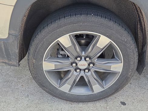 Used 2017 GMC Acadia SLT image 5