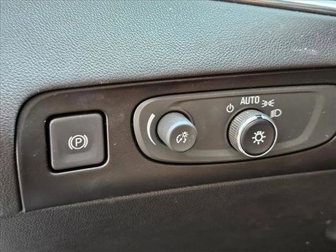 Used 2019 Buick Enclave Avenir image 11