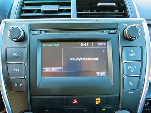 Used 2015 Toyota Camry SE image 30