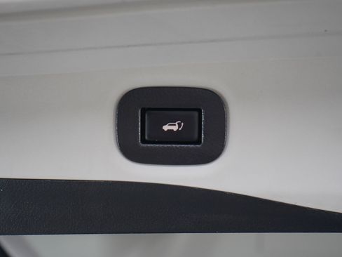Used 2019 Nissan Rogue SL w/ Premium Package AWD/4WD image 17