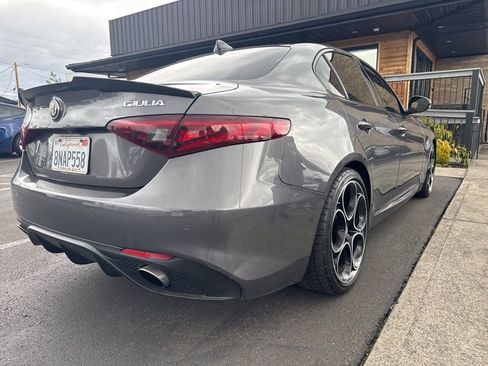 Used 2019 Alfa Romeo Giulia Ti Sport w/ Quick Order Package 22U Sport RWD image 3