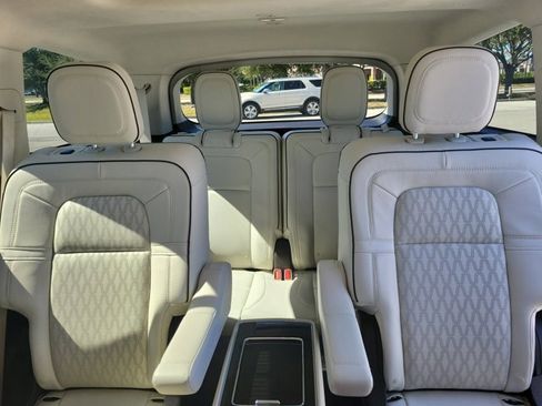 Certified 2022 Lincoln Aviator Black Label w/ Dynamic Handling Package image 18