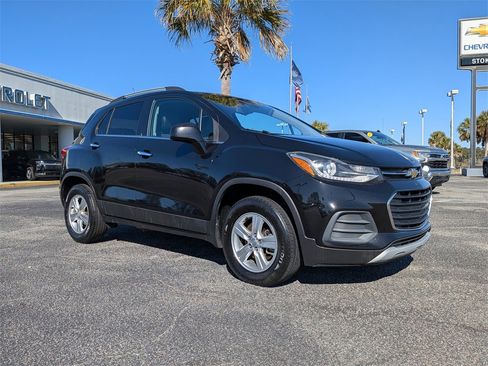 Used 2019 Chevrolet Trax LT w/ LT Convenience Package image 2