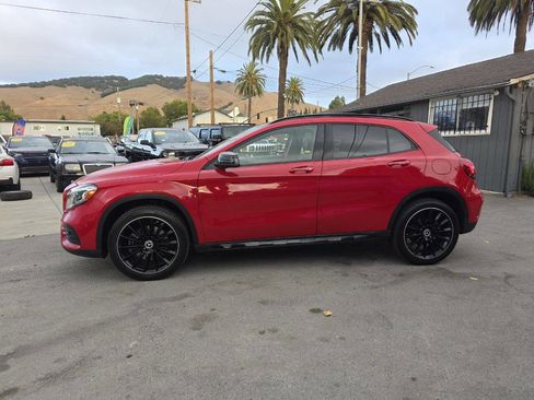 Used 2018 Mercedes-Benz GLA 250 4MATIC w/ AMG Line Exterior image 5