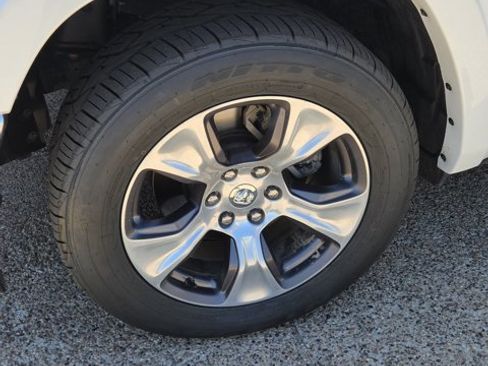 Used 2021 RAM 1500 Laramie image 9
