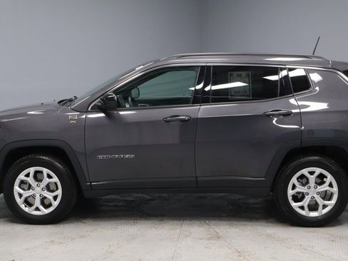 Used 2024 Jeep Compass Latitude image 7