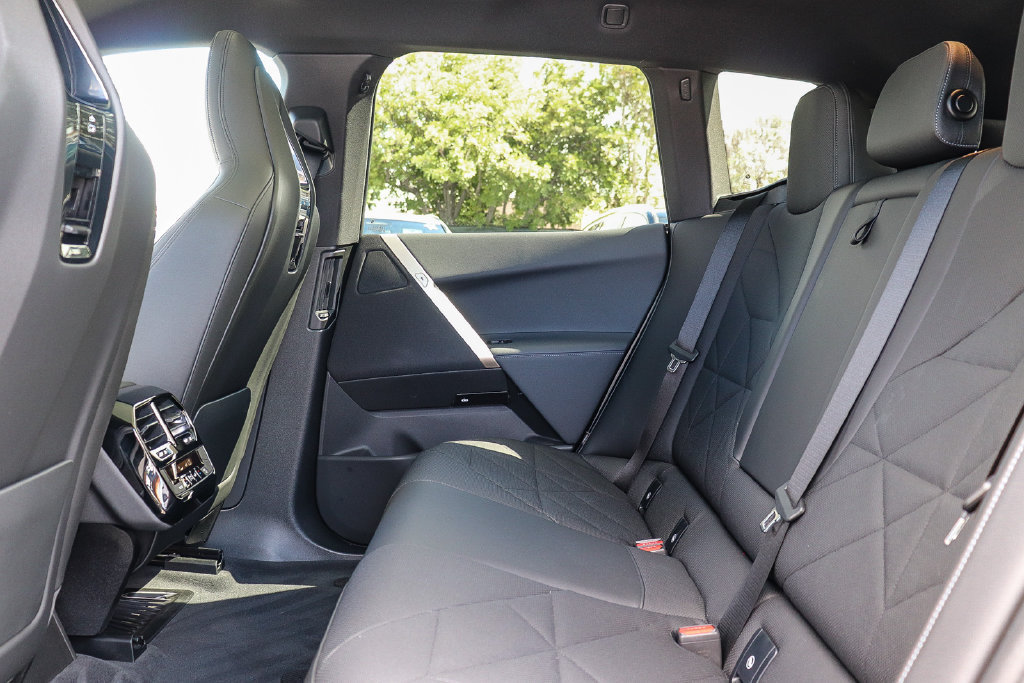 Certified 2025 BMW iX xDrive50 w/ Sport Package AWD/4WD image 18