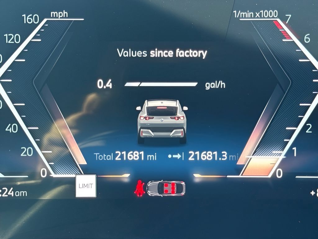 Used 2025 BMW X2 xDrive28i AWD/4WD image 18