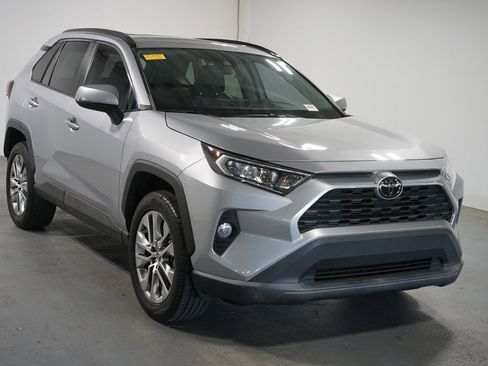 Used 2021 Toyota RAV4 XLE Premium FWD image 3