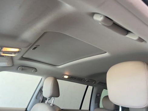 Used 2018 Nissan Armada SL w/ Premium Package RWD image 16