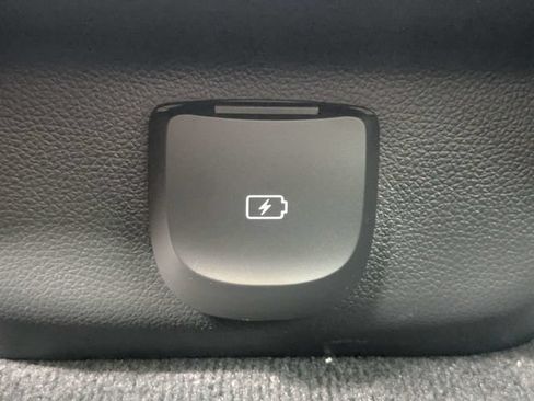 Used 2025 Genesis GV70 2.5T AWD/4WD image 15
