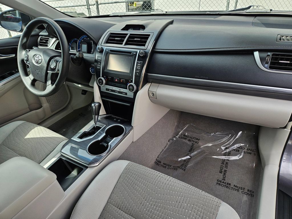 Used 2014 Toyota Camry LE FWD image 12