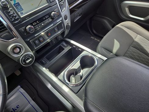 Used 2017 Nissan Titan SV AWD/4WD image 26