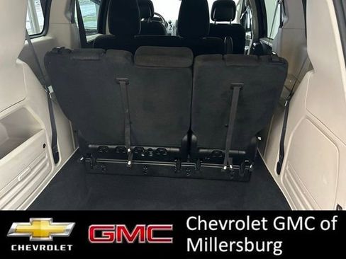 Used 2017 Dodge Grand Caravan SE image 28