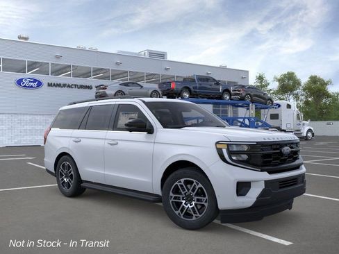 New 2026 Ford Expedition Active image 1