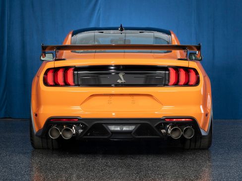 Used 2021 Ford Mustang Shelby GT500 w/ Carbon Fiber Track Pack image 5