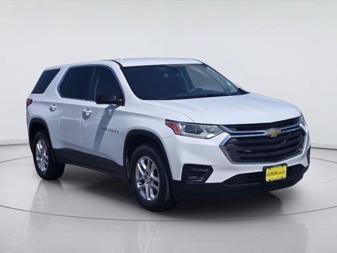 Used 2020 Chevrolet Traverse LS FWD image 3