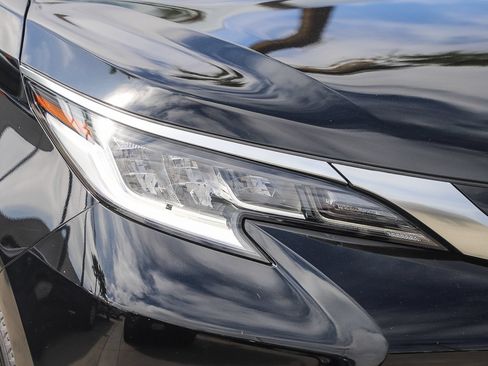 Certified 2023 Toyota Sienna Limited AWD/4WD image 4