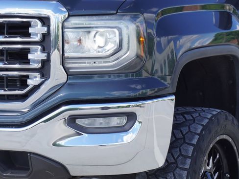 Used 2017 GMC Sierra 1500 SLT image 2