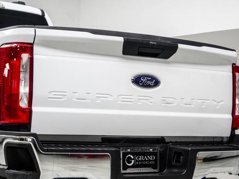Used 2025 Ford F250 XLT AWD/4WD image 15