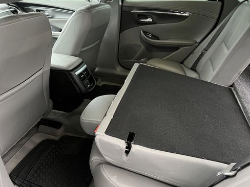 Used 2019 Chevrolet Impala LT w/ Sunroof and Spoiler Package image 17