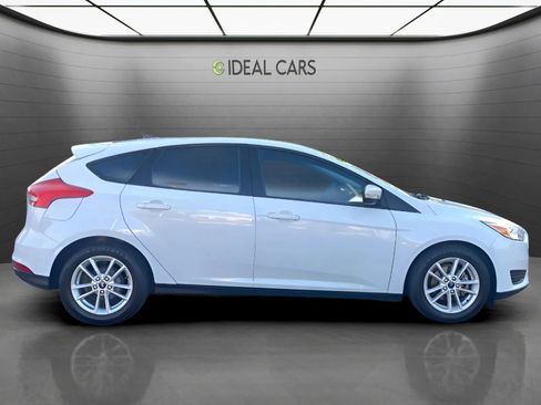 Used 2017 Ford Focus SE FWD image 6