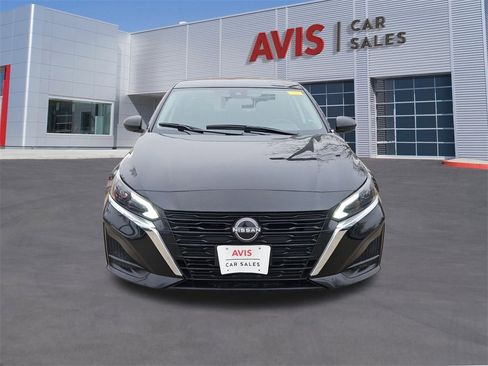 Used 2024 Nissan Altima 2.5 SV image 10