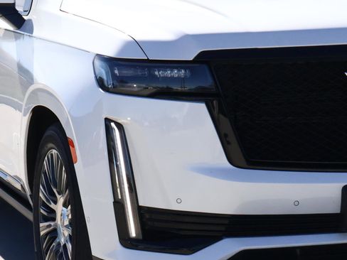 Used 2021 Cadillac Escalade Sport w/ Driver Assist Tech Package image 9