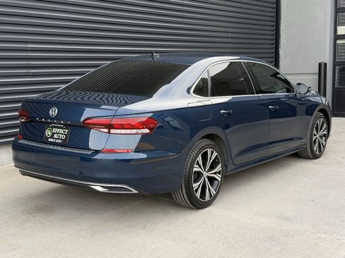 Used 2021 Volkswagen Passat 2.0T SE image 11
