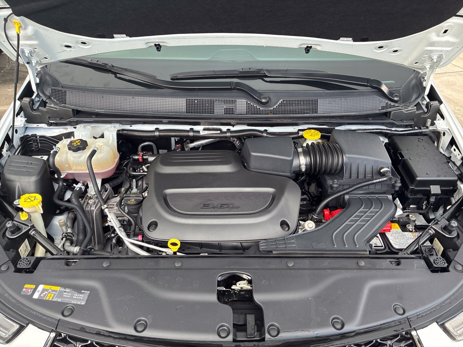 Certified 2023 Chrysler Pacifica Limited AWD/4WD image 34