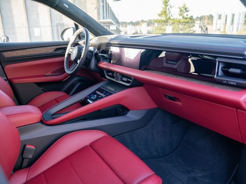 New 2026 Porsche Macan Turbo Electric AWD/4WD image 25