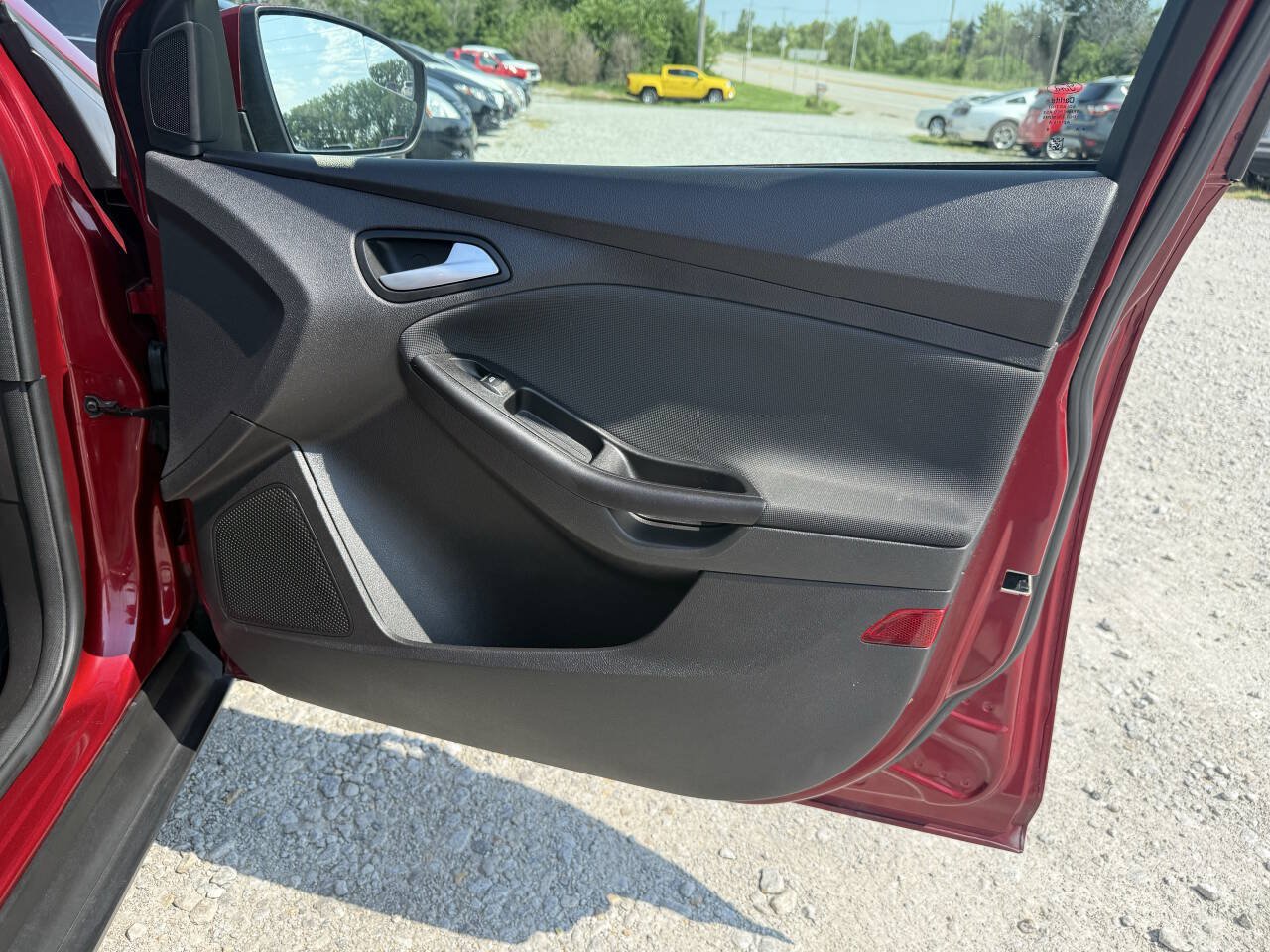 Used 2014 Ford Focus SE w/ SE Sport Package FWD image 23