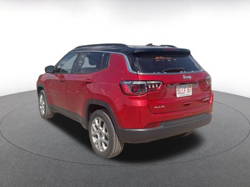 Used 2025 Jeep Compass Limited image 12