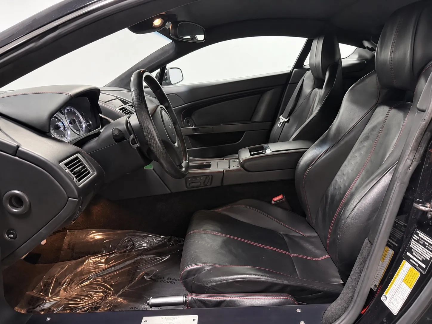 Used 2008 Aston Martin V8 Vantage Coupe RWD image 11