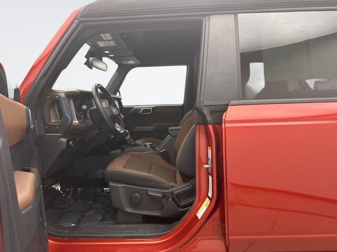 Used 2023 Ford Bronco Outer Banks AWD/4WD image 11