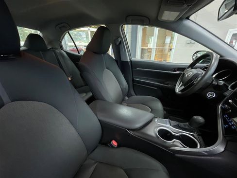 Used 2022 Toyota Camry LE FWD image 29