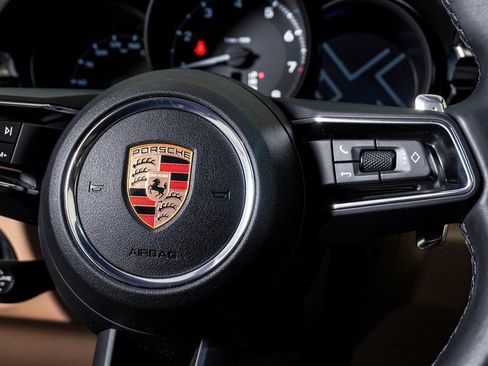 Certified 2025 Porsche Macan image 19