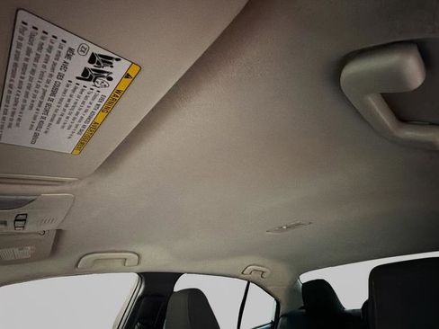 Used 2021 Toyota Corolla LE w/ Carpet Mat Package (TMS) image 31