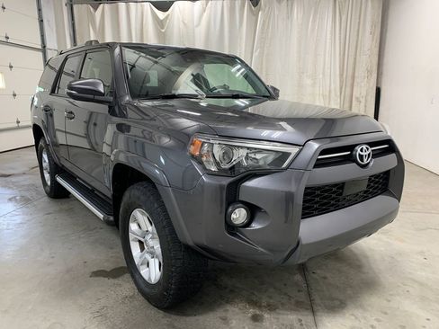 Used 2020 Toyota 4Runner SR5 Premium w/ Moonroof Package AWD/4WD image 2