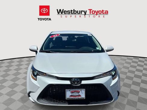Used 2022 Toyota Corolla LE FWD image 3
