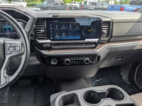 Used 2023 Chevrolet Silverado 1500 LT AWD/4WD image 17