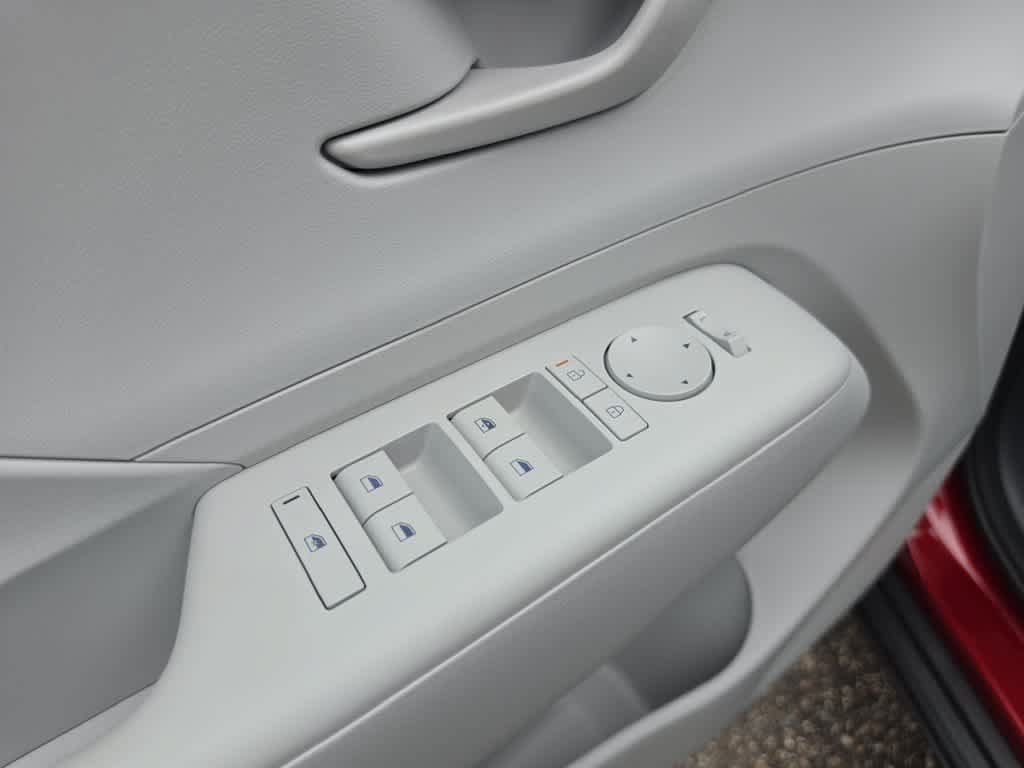New 2027 Hyundai Kona SE FWD image 17