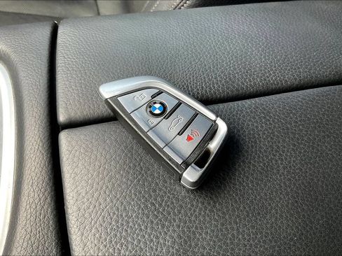 Used 2020 BMW 745e xDrive AWD/4WD image 33
