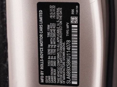 Certified 2019 Rolls-Royce Cullinan AWD/4WD image 57