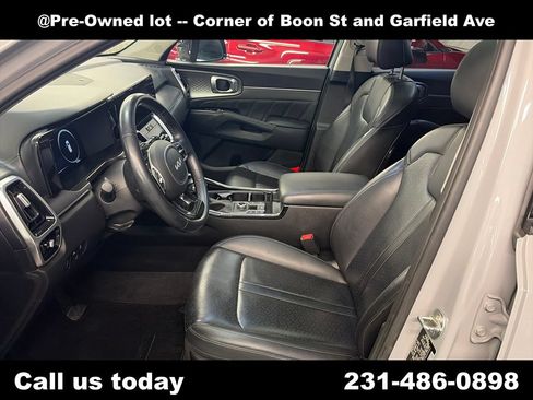 Used 2023 Kia Sorento SX AWD/4WD image 14