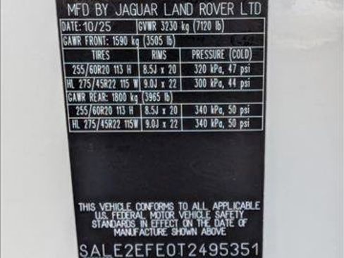 New 2026 Land Rover Defender 110 X-Dynamic SE image 17