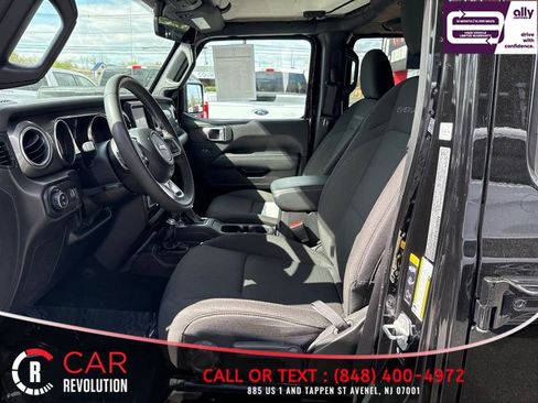 Used 2023 Jeep Gladiator Overland AWD/4WD image 13
